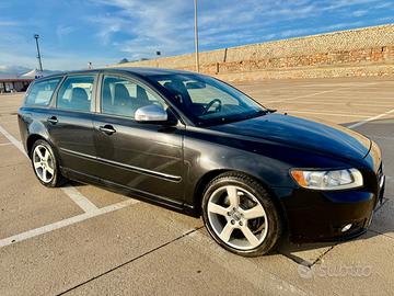 VOLVO v50 1.6 d  auto veramente apposto nulla da f