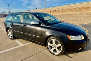 VOLVO v50 1.6 d  auto veramente apposto nulla da f