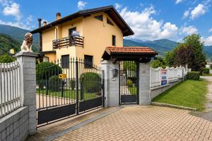 VILLA SINGOLA A VAL DELLA TORRE