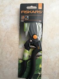 Forbice Potatura FISKARS P90 a 20 EURO 