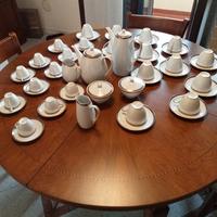 servizio da caffè e tè in porcellana bianca 