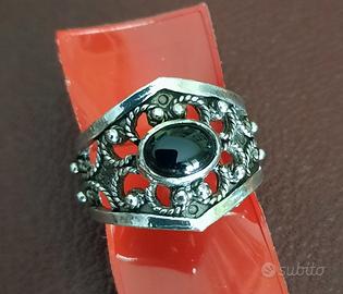 Anello unisex con pietra dura