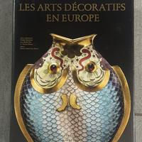 Libro arte “Les arts decoratifs en Europe”