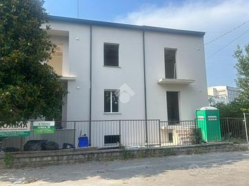 2 LOCALI A PARMA