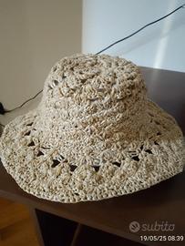 Cappello fatto a mano 