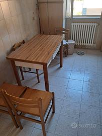 tavolo da cucina espandibile con cassetto