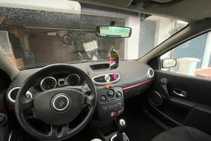 Renault clio serie 3 neopatentato