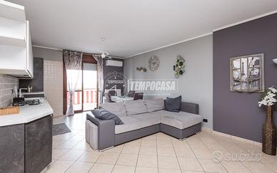 TRILOCALE BILIVELLO RISTRUTTURATO CON TERRAZZO