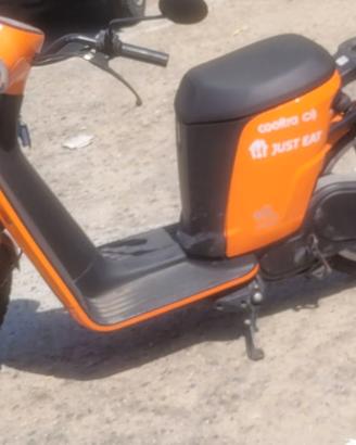 Scooter elettrico 50 Askoll 2 batterie