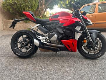 Ducati Streetfighter V2