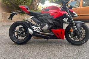 Ducati Streetfighter V2