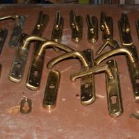 Maniglie porte e finestre