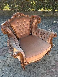 Poltrona Barocca in legno intagliato e velluto