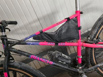 bicicletta moutain bike