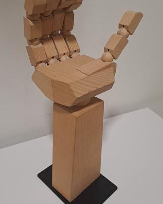 MANO IN LEGNO