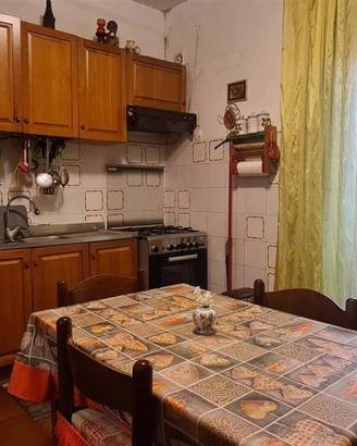 Appartamento di 80 m² con 5 locali e posto auto a 