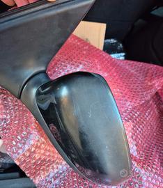 specchietto retrovisore. 