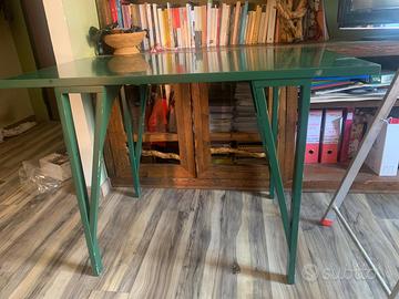 Tavolo di design verde