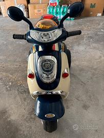 Vespa a betteria per bimbi