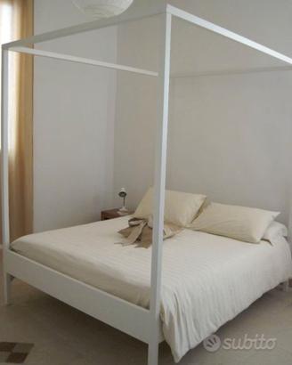 Letto a baldacchino