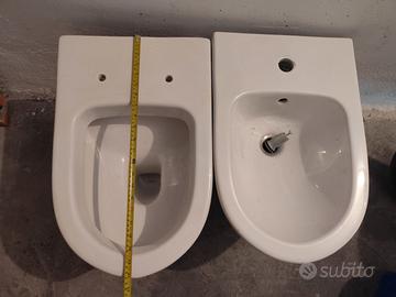 Coppia sanitari filomuro - scarico a terra