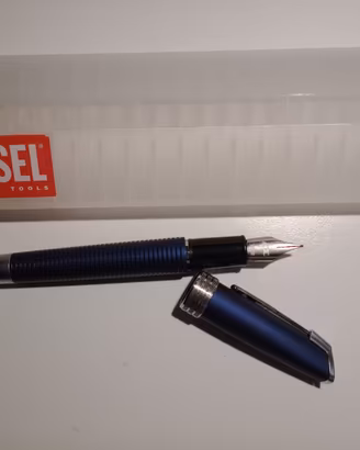 Stilografica Diesel blu con astuccio originale