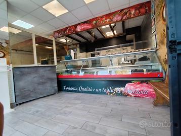 Locale Commerciale adibito a Macelleria  €700 /m