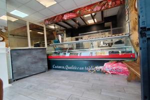 Locale Commerciale adibito a Macelleria  €700 /m