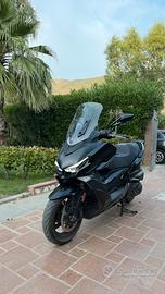 KYMCO XCITING 400cc VS