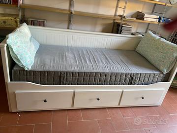 Letto divano Ikea Hemnes