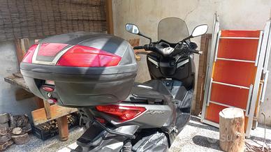 Yamaha X-Max 400