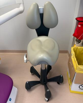 Sedia ergonomica odontoiatra