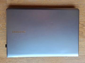 Notebook Samsung schermo 14 pollici processore i5