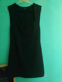 Vestito tubino nero Tezenis, scollo quadrato.