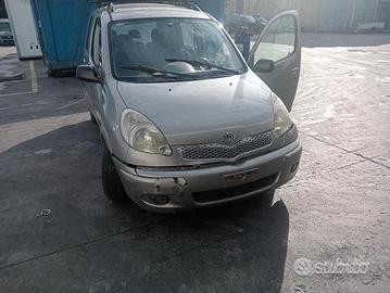 Toyota Yaris Verso Diesel 2006 Demolita - Ricambi