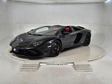 Lamborghini Aventador 6.5 V12 LP 740-4 S