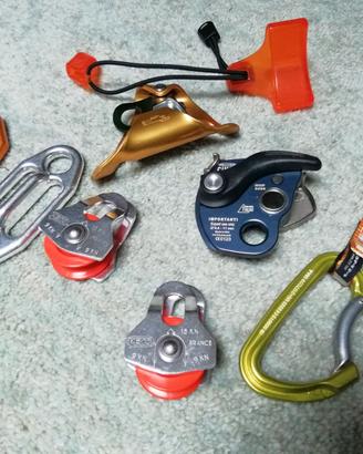 MATERIALE ALPINISMO ARRAMPICATA