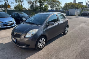 Toyota Yaris 1.0 5p. Now - 97.000km - Neopatentati