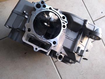 Carter centrali motore Yamaha yzf 250 2019