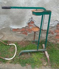 Tappatrice Antica in ferro ghisa vintage Antiques