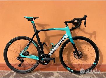 Bianchi Oltre xr3 full carbon ultegra di2 12 v"