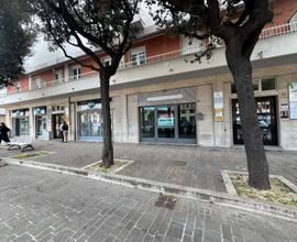 Locale commerciale Piazza Duca d'Aosta