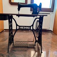 Macchina da cucire SINGER a pedale 1874