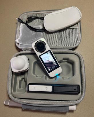 Insta 360 x5 satin white edixione limitata