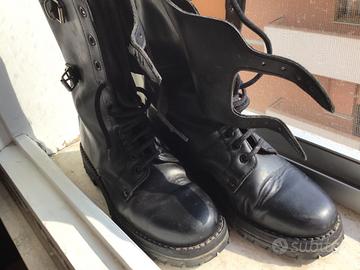 Anfibi militari in dotazione CROCE ROSSA ITALIANA