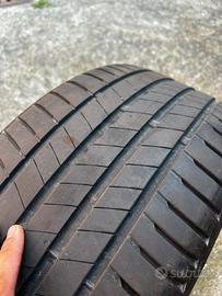 Gomme Bridgestone 245/40/R19 94 W