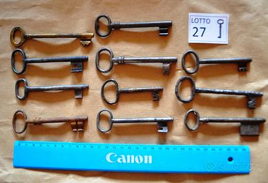 LOTTO 27- 11 Chiavi Antiche Ferro da cm 10 a cm 12