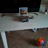 tavolo da esterno bianco