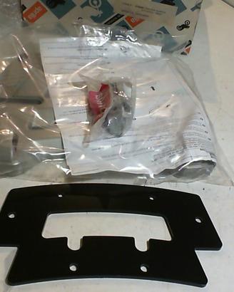 PIASTRA GANCIO BAULETTO XBOX APRILIA LEONARDO 8790