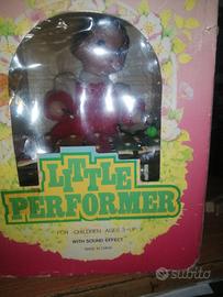 bambola little performer